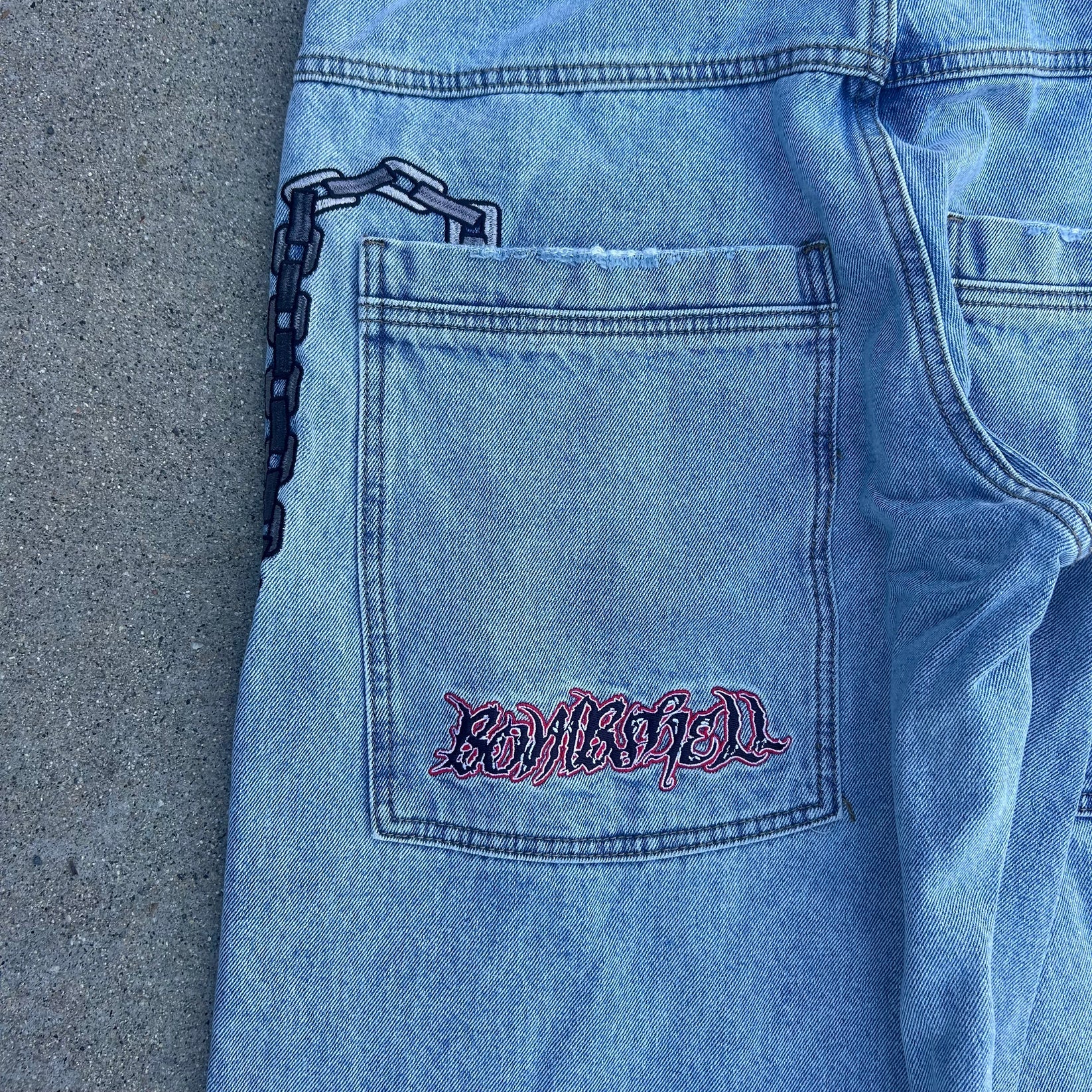 Bombshell Chains Jeans (Light Wash)